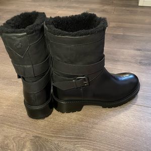 Ross & Snow Cristiana Womens Leather Shearling
Lined Winter Moto Boots
